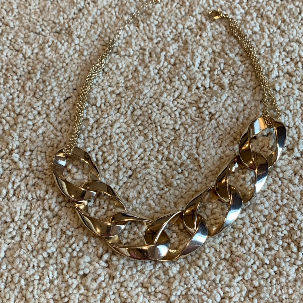 Gold necklace!